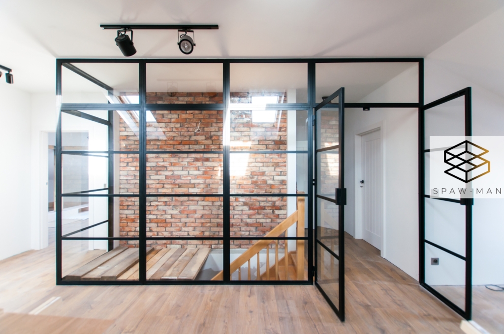 Ściana metalowo-szklana z drzwiami: Funkcjonalność, elegancja i swobodny przepływ światła w jednym rozwiązaniu | SPAW-MAN